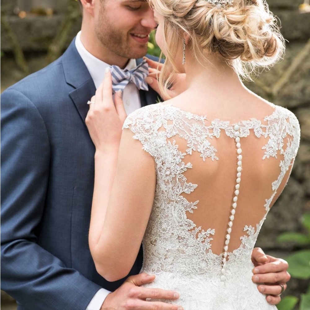 Essence of Australia Elegant Lace Wedding Dress in White - Picture 2 of 9